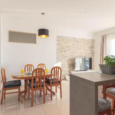 3 Bedroom Gorgeous In Apartman