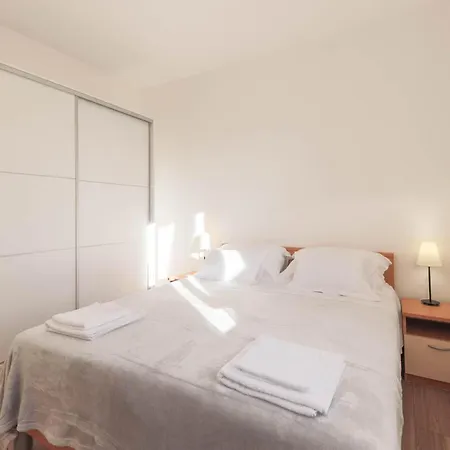 Lovely In With Wifi Apartman Split
