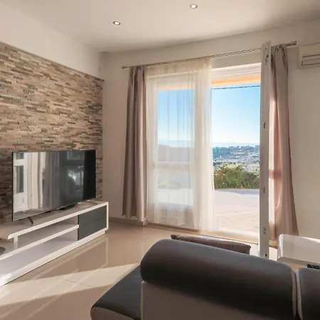 Apartment 3 Bedroom Gorgeous In Split