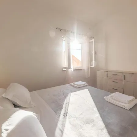 3 Bedroom Gorgeous In * Split